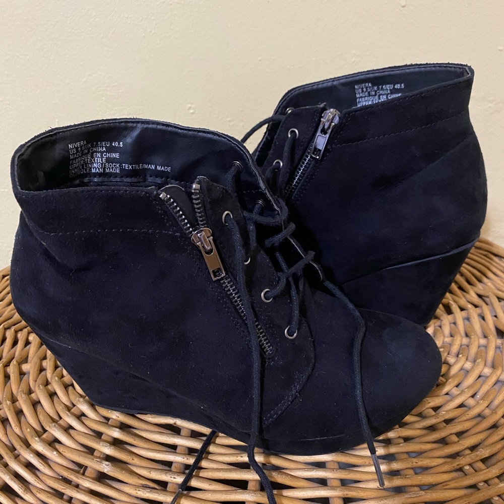 Nivera Plataform Wedge Booties size 9.5